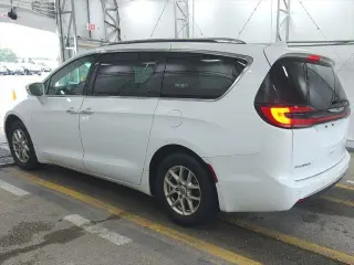 Chrysler Pacifica 2021 Touring L 4d Mini-Van