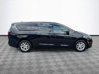 Chrysler Pacifica 2025 Select 4dr Mini-Van