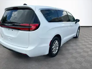 Chrysler Pacifica 2025 Select 4dr Mini-Van