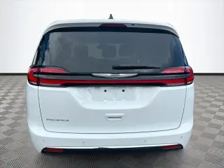 Chrysler Pacifica 2025 Select 4dr Mini-Van