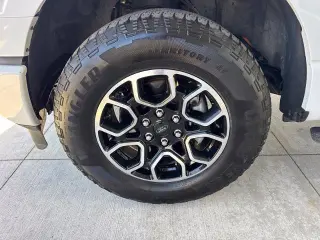Ford F-150 2023 4x4 XLT 4dr SuperCrew 5.5 ft. SB