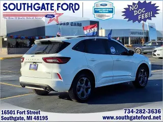 Ford Escape 2024 con tracción en las cuatro ruedas ST-Line 4dr SUV