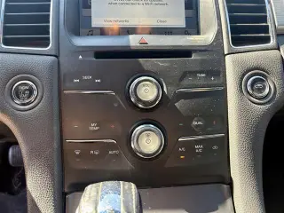 Ford Taurus 2018 SEL de 4 puertas Sedán