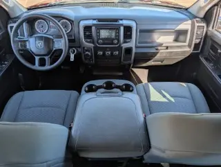 Ram 1500 Classic 2020 4x4 Tradesman 4dr Crew Cab 5.5 ft. SB Pickup