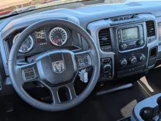 Ram 1500 Classic 2020 4x4 Tradesman 4dr Crew Cab 5.5 ft. SB Pickup