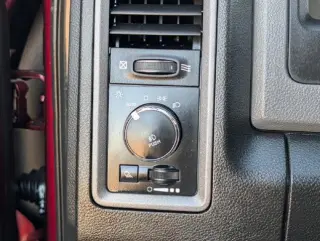 Ram 1500 Classic 2020 4x4 Tradesman 4dr Crew Cab 5.5 ft. SB Pickup