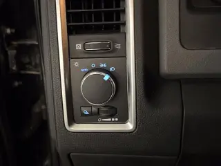 Ram 1500 2015 4x2 SLT 4dr Quad Cab 6.3 ft. Pickup