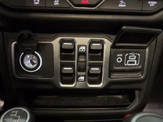 Jeep Gladiator 2020 4x4 Sport 4dr Crew Cab 5.0 ft. SB