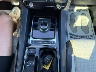 Jaguar F-PACE 2019 AWD 30t R-Sport 4dr SUV