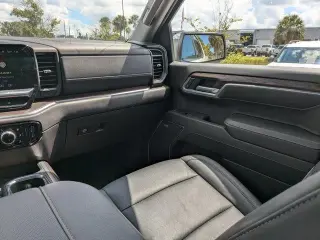 GMC Sierra 1500 2025 4x4 SLT 4dr Crew Cab 5.8 ft. SB
