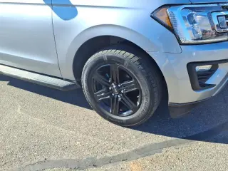Ford Expedition 2021 4x4 XLT 4dr SUV