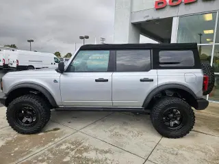 Ford Bronco 2022 4x4 Black Diamond 4 puertas SUV