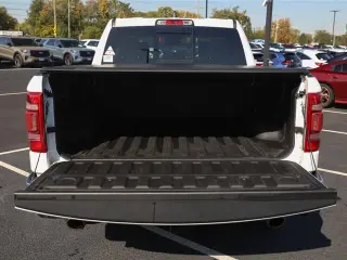 Ram 1500 2019 4x4 Laramie 4dr Crew Cab con 5.6 ft. SB Pickup