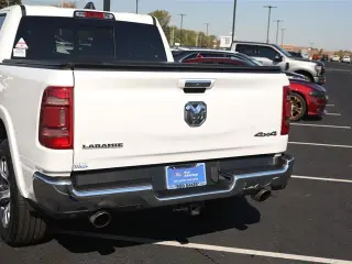 Ram 1500 2019 4x4 Laramie 4dr Crew Cab con 5.6 ft. SB Pickup