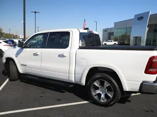 Ram 1500 2019 4x4 Laramie 4dr Crew Cab con 5.6 ft. SB Pickup