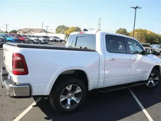 Ram 1500 2019 4x4 Laramie 4dr Crew Cab con 5.6 ft. SB Pickup