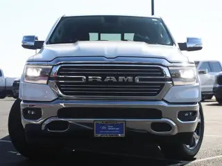 Ram 1500 2019 4x4 Laramie 4dr Crew Cab con 5.6 ft. SB Pickup