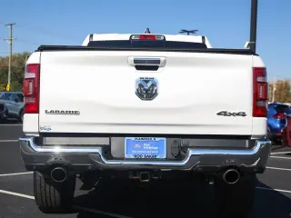 Ram 1500 2019 4x4 Laramie 4dr Crew Cab con 5.6 ft. SB Pickup