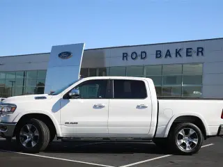 Ram 1500 2019 4x4 Laramie 4dr Crew Cab con 5.6 ft. SB Pickup
