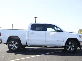 Ram 1500 2019 4x4 Laramie 4dr Crew Cab con 5.6 ft. SB Pickup