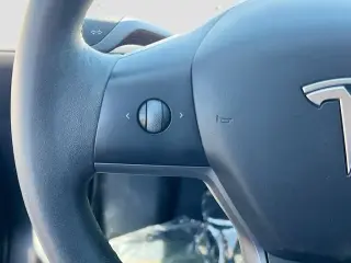 Tesla Model 3 2023 AWD Long Range 4dr Sedán