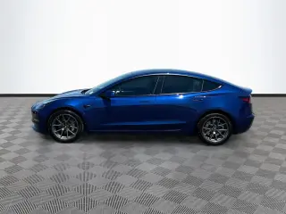 Tesla Model 3 2023 AWD Long Range 4dr Sedán