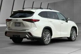 Toyota Highlander 2021 AWD Platinum 4dr SUV