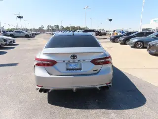 Toyota Camry 2021 XSE Sedán de 4 puertas