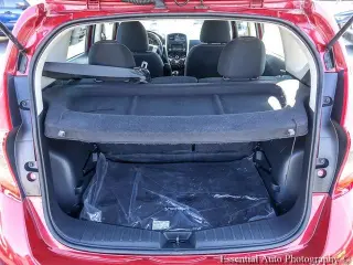 Nissan Versa Note 2015 SV 4dr Hatchback