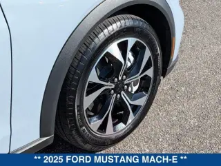 Ford Mustang Mach-E 2025 Select 4dr SUV