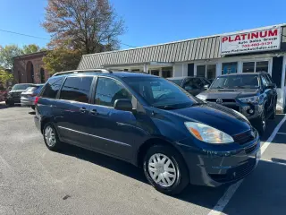 2004 Toyota SIENNA