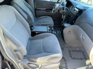 2004 Toyota SIENNA