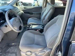 2004 Toyota SIENNA