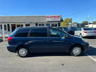 2004 Toyota SIENNA
