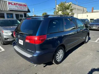 2004 Toyota SIENNA