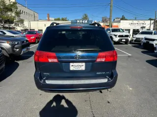 2004 Toyota SIENNA