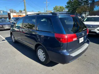 2004 Toyota SIENNA