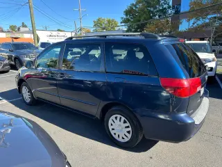 2004 Toyota SIENNA