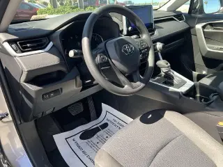Toyota RAV4 2023 LE 4dr SUV