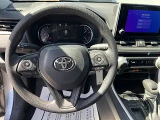 Toyota RAV4 2023 LE 4dr SUV