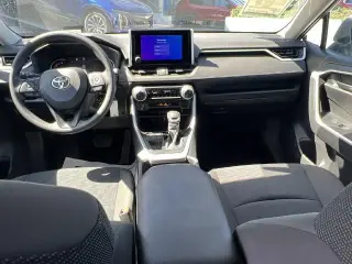 Toyota RAV4 2023 LE 4dr SUV