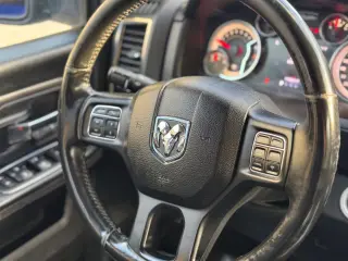 2017 Ram 1500 CREW CAB