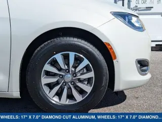 Chrysler Pacifica 2020 Touring L Plus 4dr Mini-Van