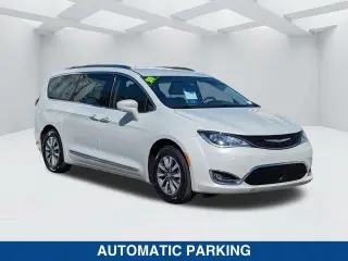 Chrysler Pacifica 2020 Touring L Plus 4dr Mini-Van