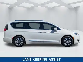 Chrysler Pacifica 2020 Touring L Plus 4dr Mini-Van