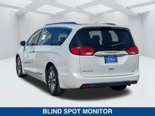Chrysler Pacifica 2020 Touring L Plus 4dr Mini-Van