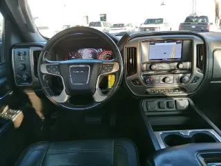 GMC Sierra 3500HD 2016 4x4 Denali 4dr Crew Cab SB SRW