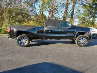 GMC Sierra 3500HD 2016 4x4 Denali 4dr Crew Cab SB SRW