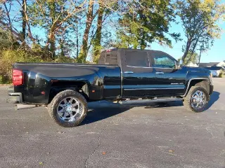 GMC Sierra 3500HD 2016 4x4 Denali 4dr Crew Cab SB SRW