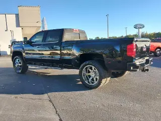 GMC Sierra 3500HD 2016 4x4 Denali 4dr Crew Cab SB SRW
